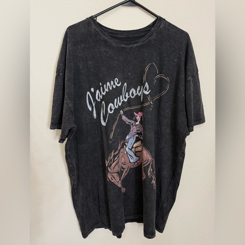 NWT HOLLISTER Oversized J'aime Cowboys Graphic Tee